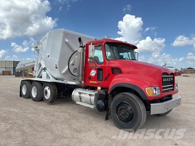 Mack CV700 Další