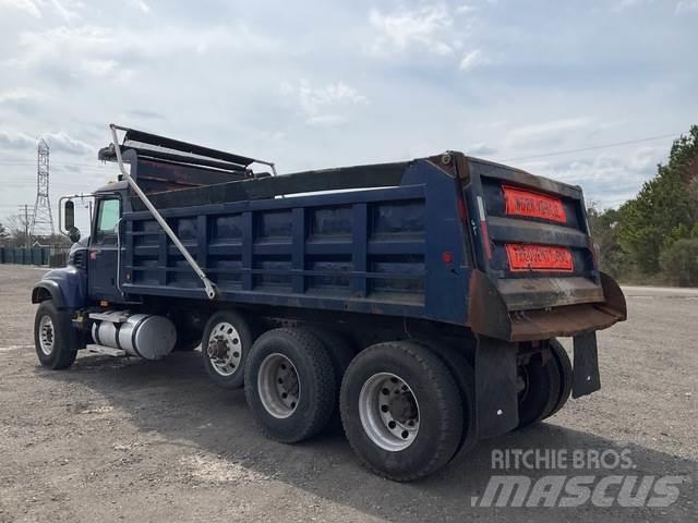 Mack CV713 Sklápěče