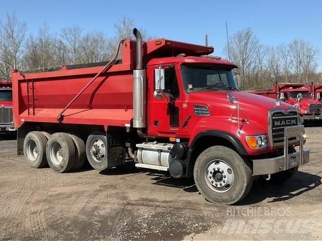 Mack CV713 Sklápěče