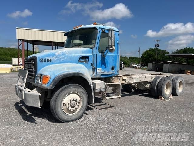 Mack CV713 Kabiny a interiér