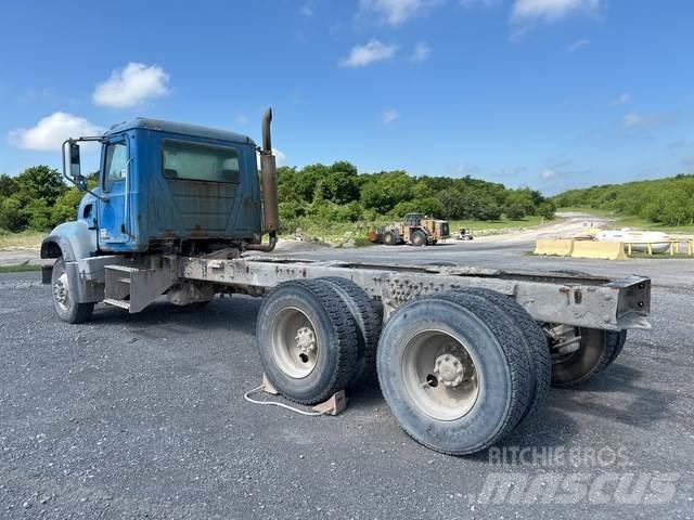 Mack CV713 Kabiny a interiér