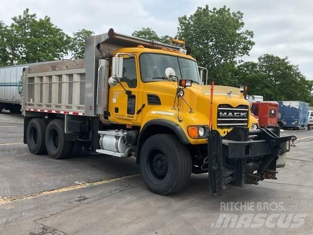 Mack CV713 Sklápěče