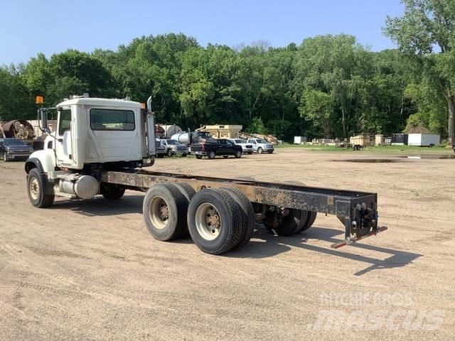 Mack CV713 Kabiny a interiér