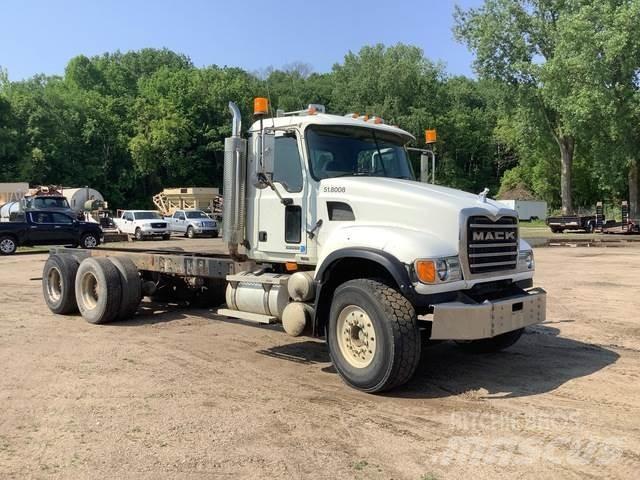Mack CV713 Kabiny a interiér