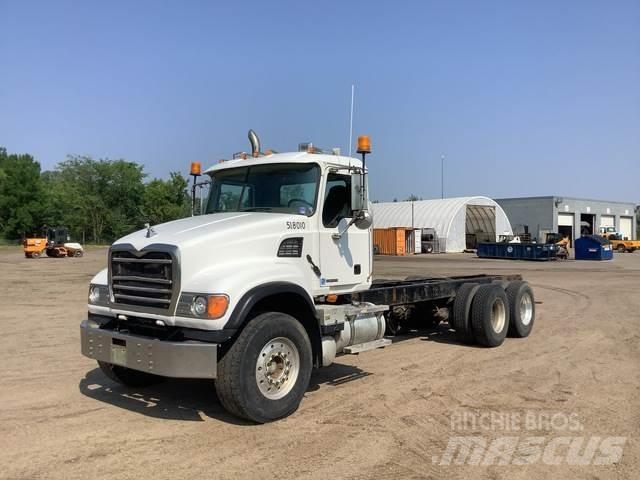 Mack CV713 Kabiny a interiér