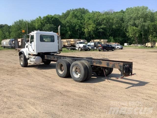 Mack CV713 Kabiny a interiér
