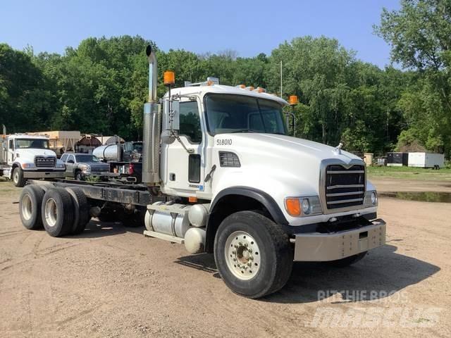 Mack CV713 Kabiny a interiér