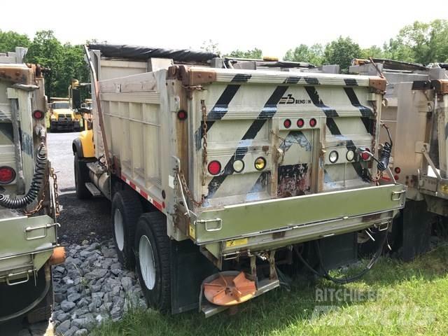 Mack CV713 Sněžné pluhy, přední sněhové radlice