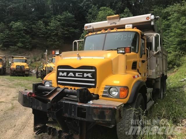 Mack CV713 Sklápěče