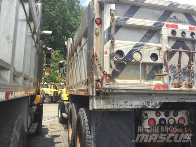 Mack CV713 Sypače písku a soli