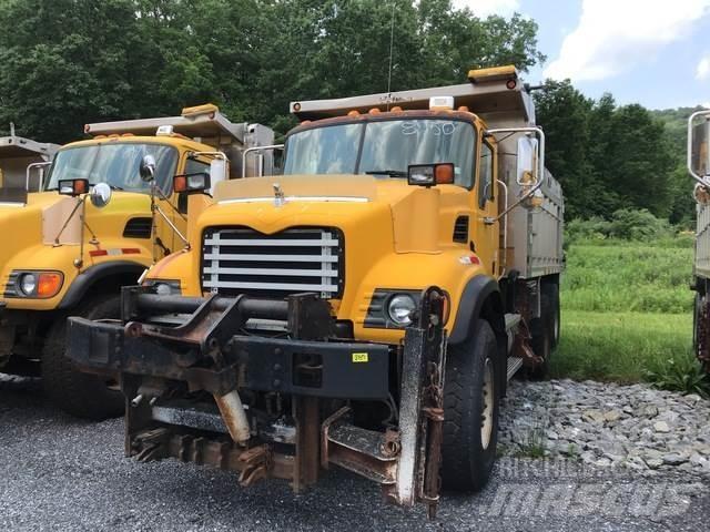 Mack CV713 Sněžné pluhy, přední sněhové radlice