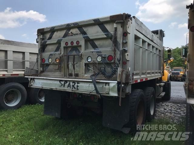 Mack CV713 Sněžné pluhy, přední sněhové radlice
