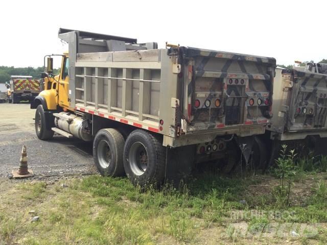 Mack CV713 Sklápěče