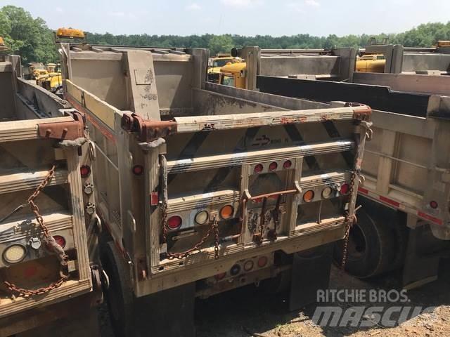 Mack CV713 Sněžné pluhy, přední sněhové radlice
