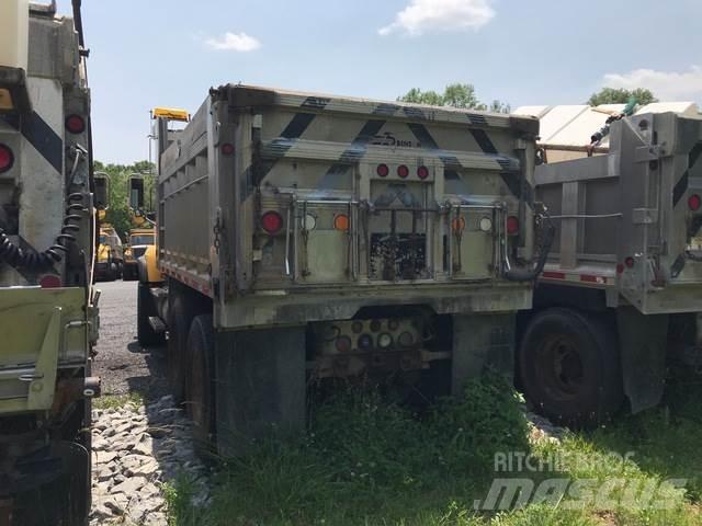 Mack CV713 Sněžné pluhy, přední sněhové radlice