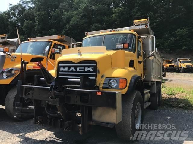 Mack CV713 Sněžné pluhy, přední sněhové radlice