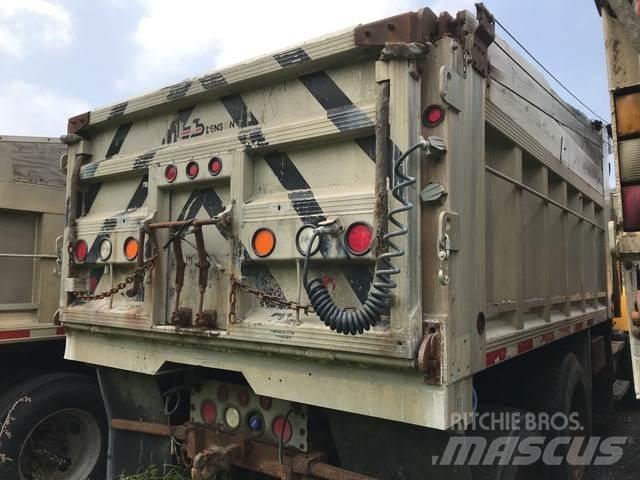 Mack CV713 Sklápěče