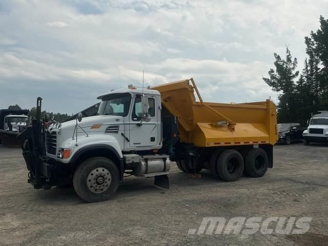 Mack CV713 Sněžné pluhy, přední sněhové radlice