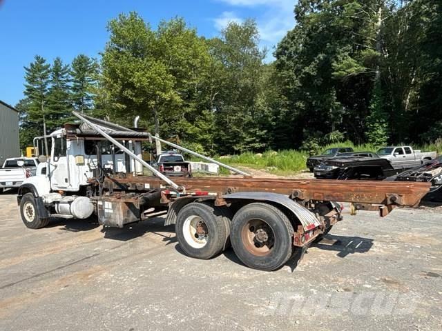 Mack CV713 Ramenové nosiče kontejnerů