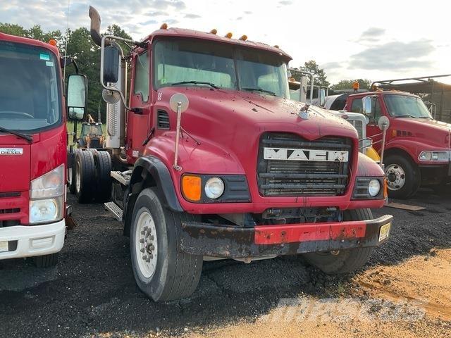 Mack CV713 Kabiny a interiér