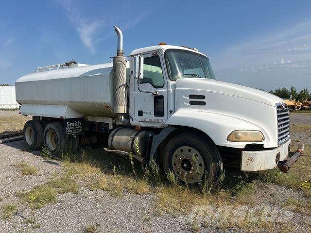 Mack CXN612 Cisterny na vodu