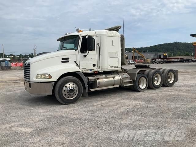 Mack CXN613 Tahače