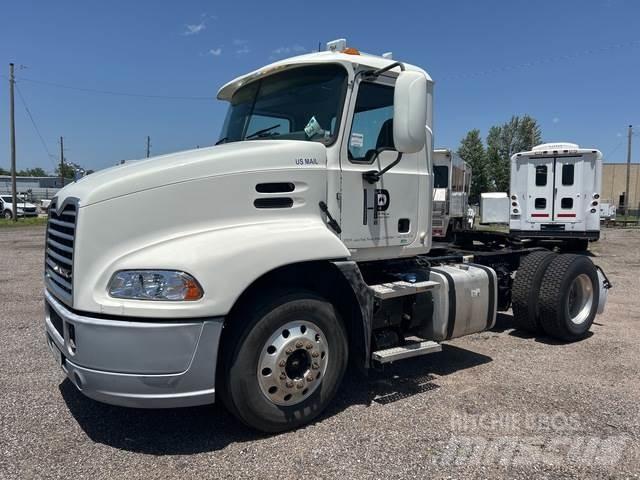 Mack CXU612 Tahače