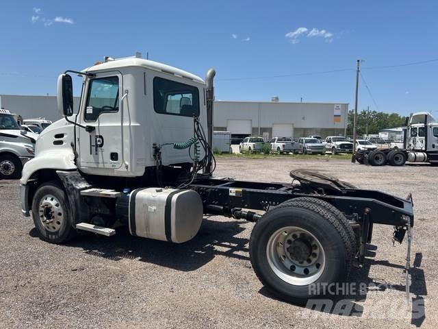 Mack CXU612 Tahače