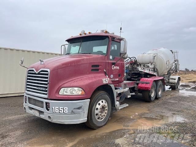 Mack CXU613 Tahače