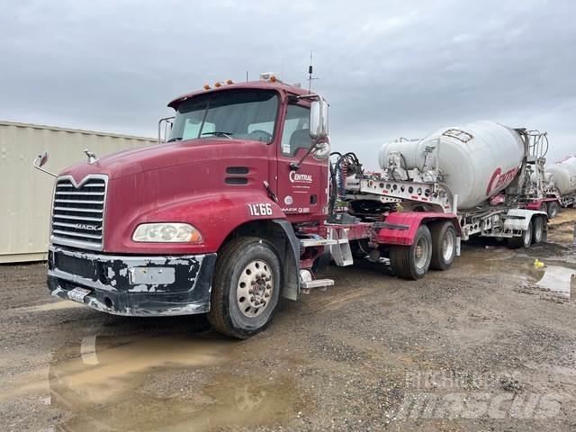 Mack CXU613 Tahače