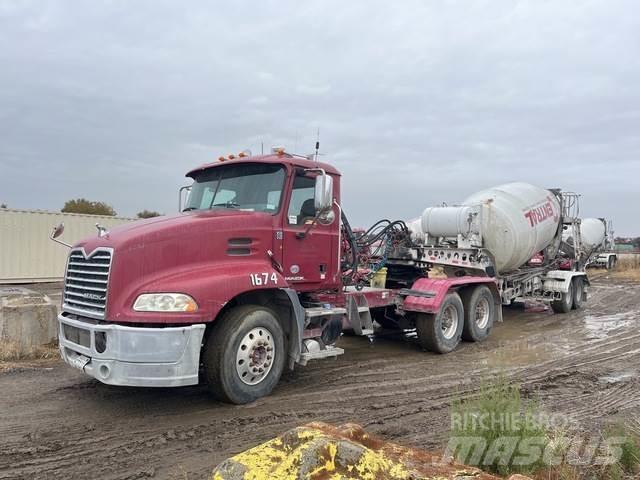 Mack CXU613 Tahače