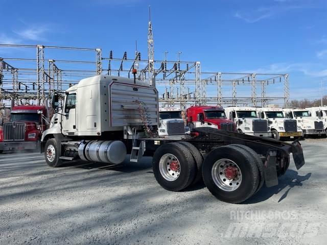 Mack CXU613 Tahače
