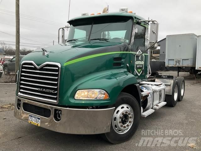 Mack CXU613 Tahače