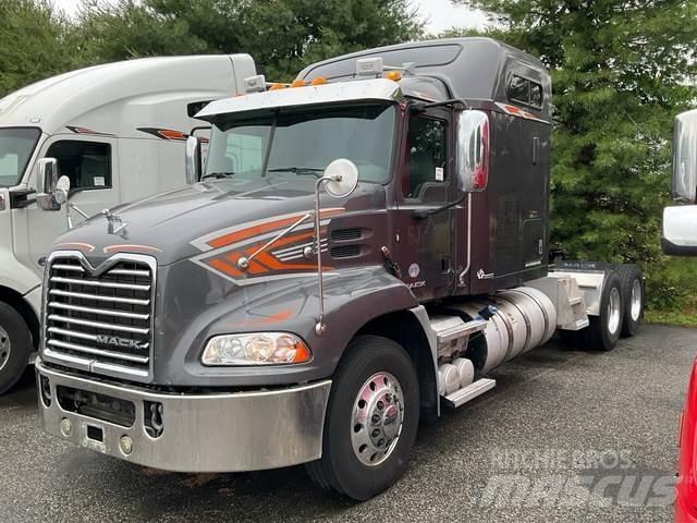 Mack CXU613 Tahače