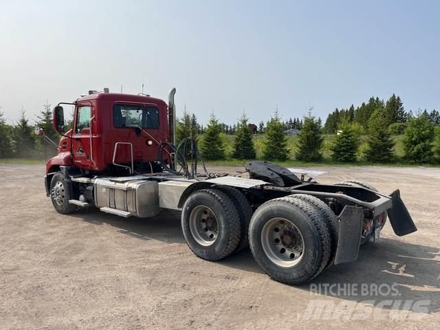 Mack CXU613 Tahače