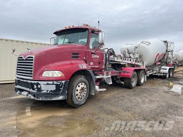 Mack CXU613 Tahače