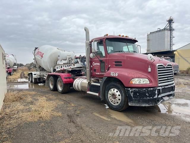 Mack CXU613 Tahače