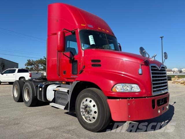 Mack CXU613 Tahače