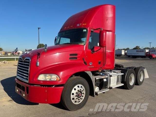 Mack CXU613 Tahače