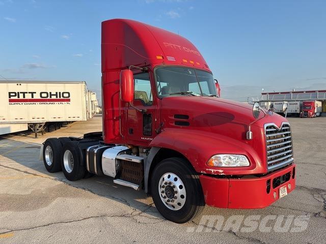 Mack CXU613 Tahače