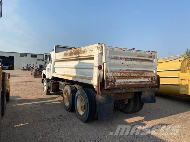 Mack DM686S Sklápěče