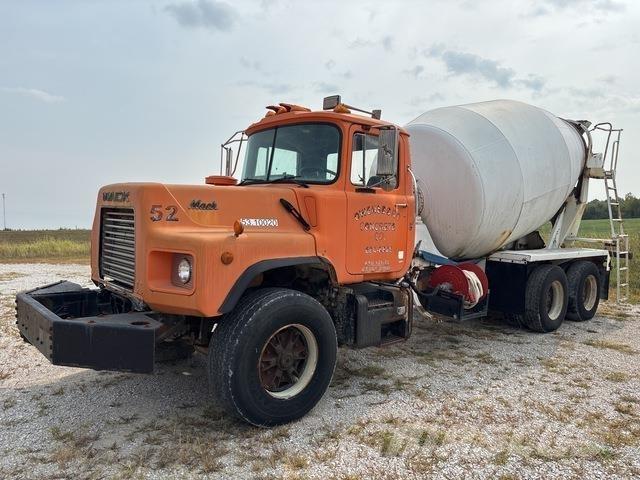 Mack DM690 Cisterny na vodu