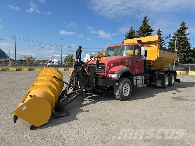 Mack GU433 Sněžné pluhy, přední sněhové radlice