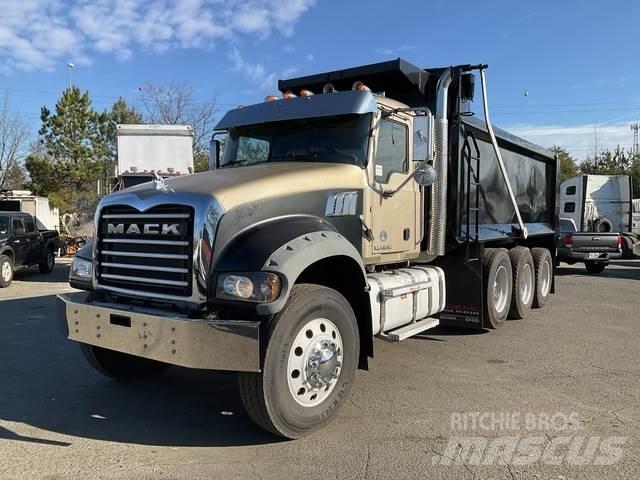 Mack GU713 Sklápěče