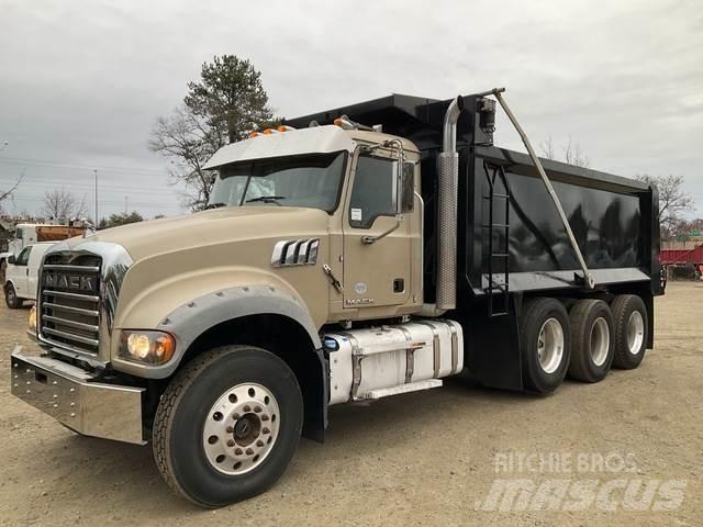Mack GU713 Sklápěče