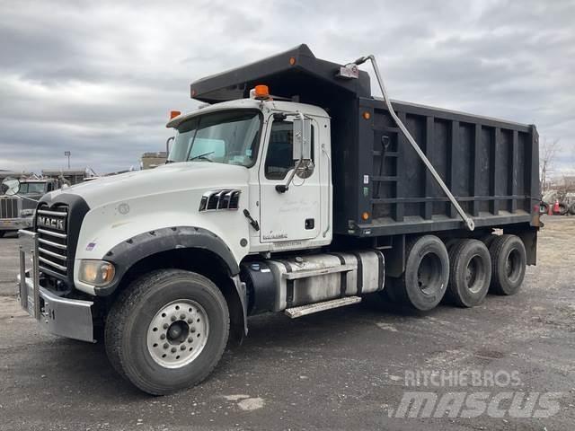 Mack GU713 Sklápěče
