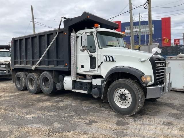 Mack GU713 Sklápěče
