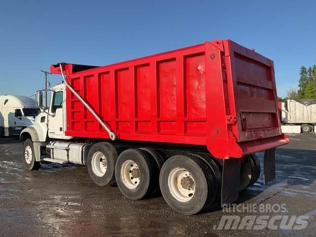 Mack GU713 Sklápěče