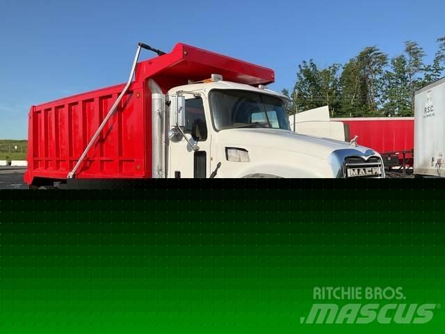 Mack GU713 Sklápěče