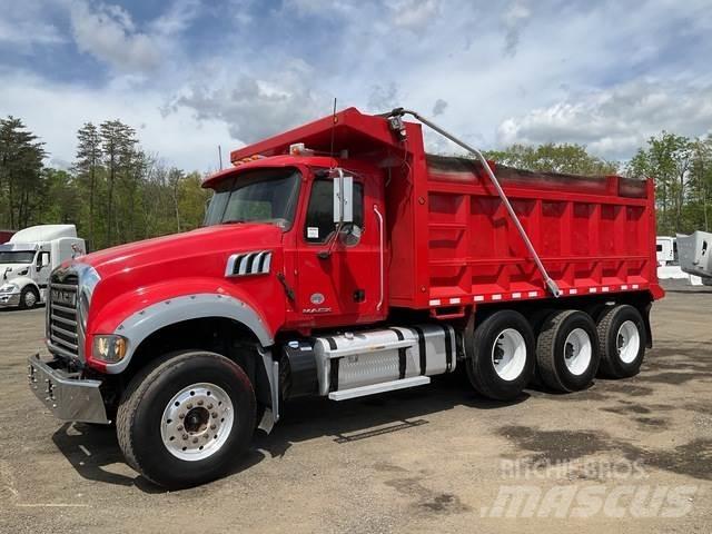 Mack GU713 Sklápěče